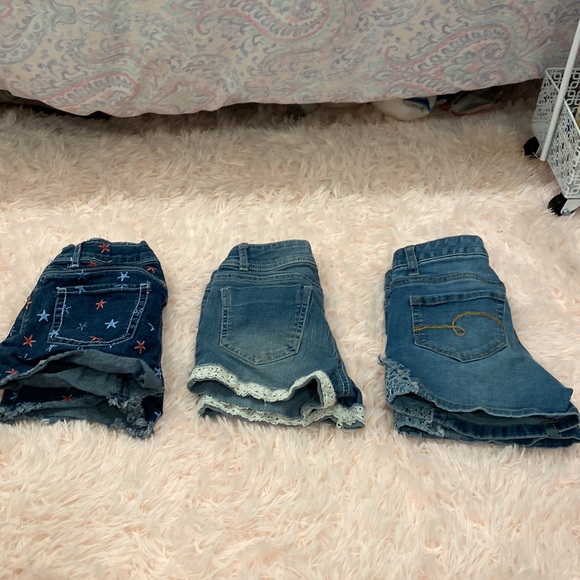 I have three jeans shorts if you only want a certain pair just contact me - Picture 3 of 4